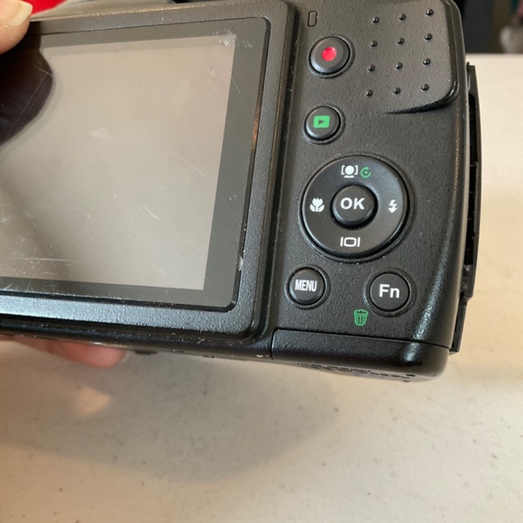 Sanyo VPC-E2100 Digital Camera For Parts Only - Picture 6 of 15